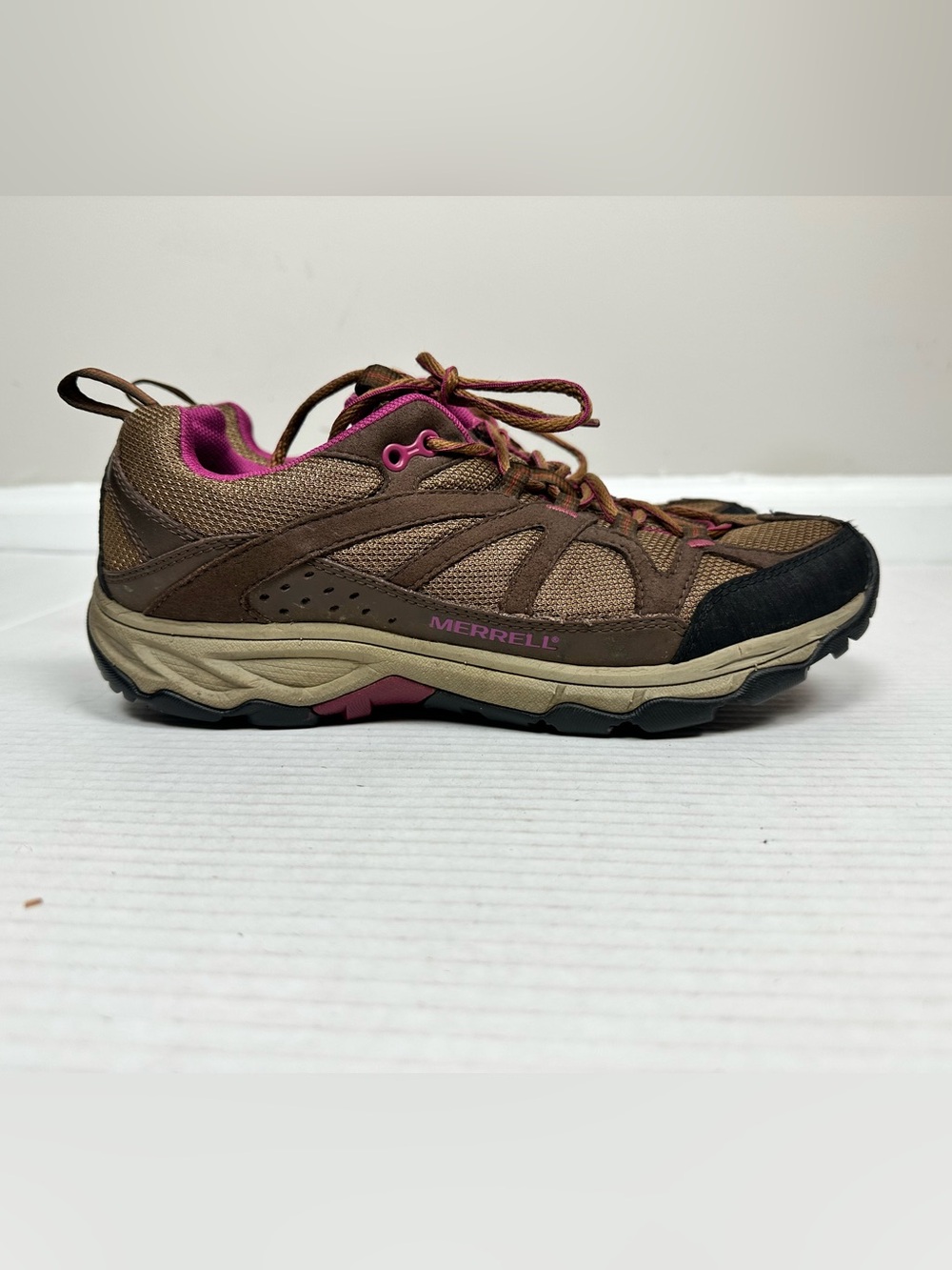 Merrell J55690 Otter Brown Pink Mesh Waterproof Hiking Trail Shoes Women's 9.0